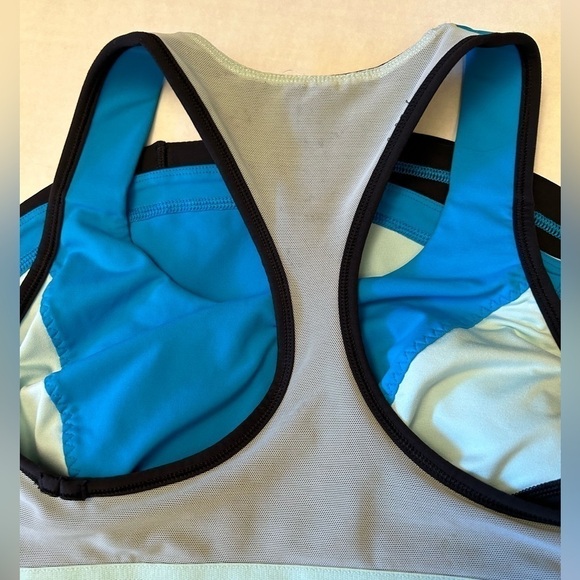 Lululemon Athletica racer back tank top with shelf bra & removable cups Sz-6 N6 - Picture 5 of 12